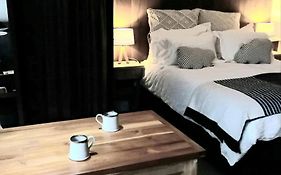 The Old Barn Annexe, Cosy Stay, Close Drive To City, Beach, South Downs & Goodwood